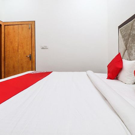 Hotel O Taj Royal Tājganj Kültér fotó