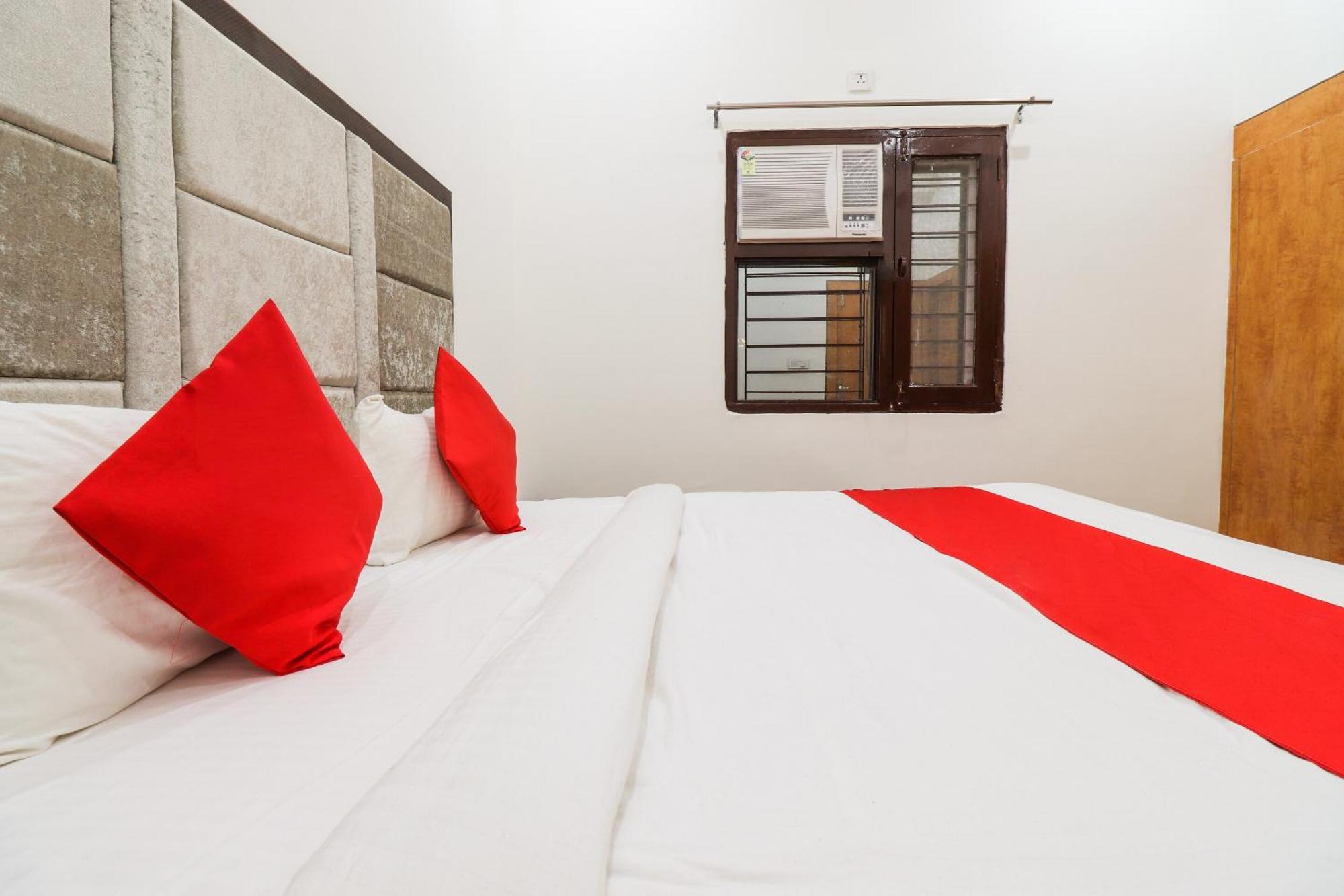 Hotel O Taj Royal Tājganj Kültér fotó