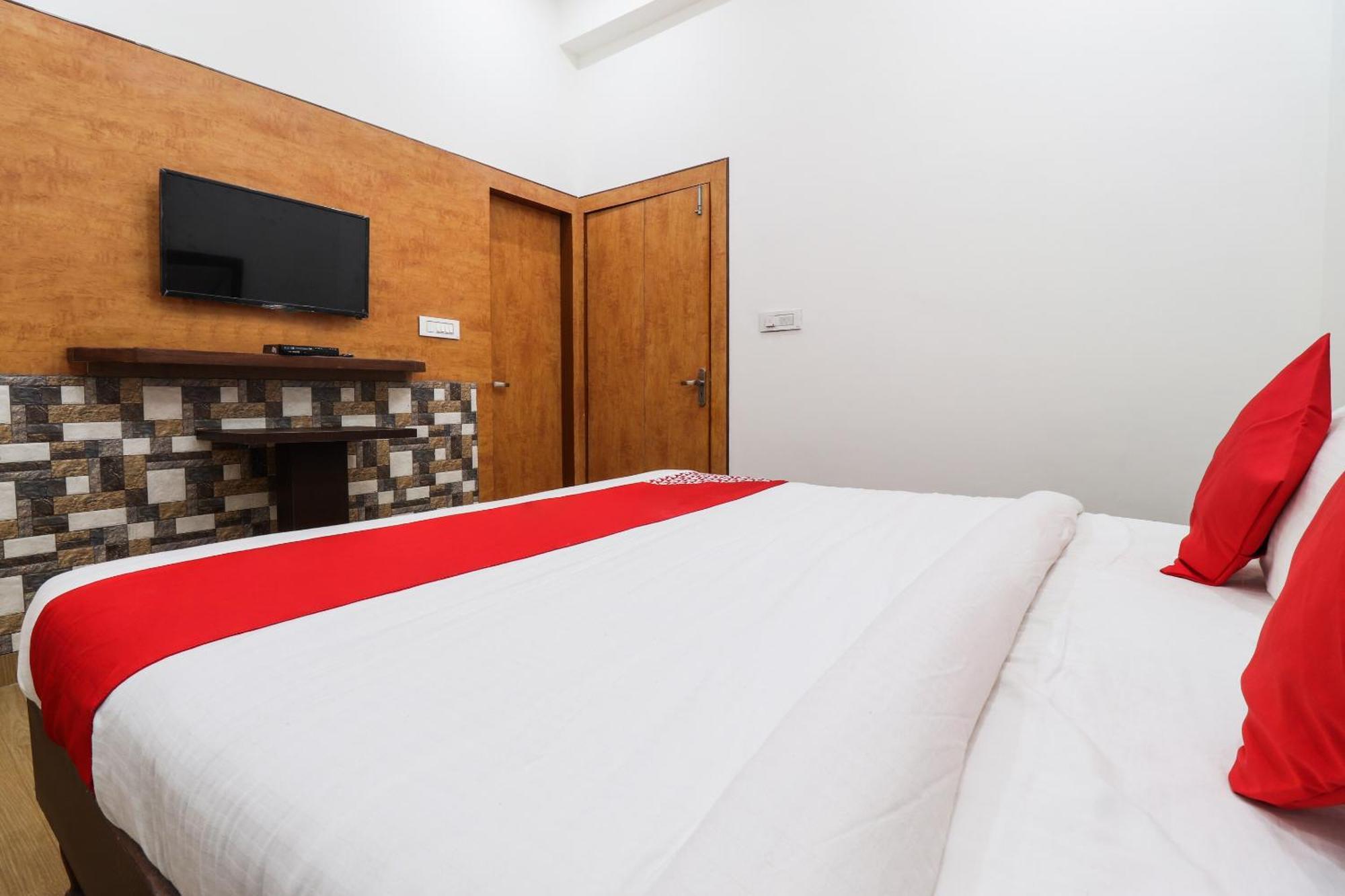 Hotel O Taj Royal Tājganj Kültér fotó