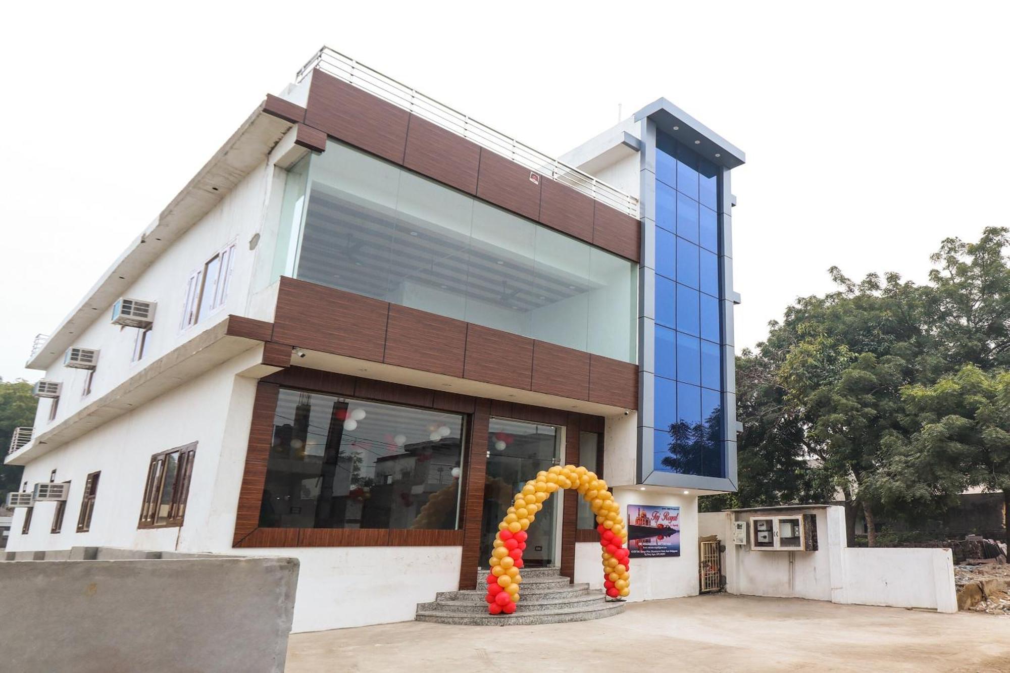 Hotel O Taj Royal Tājganj Kültér fotó